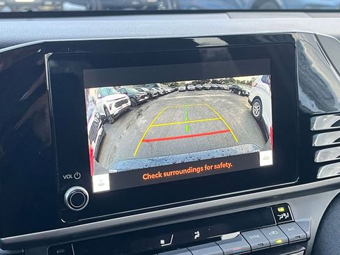 Used 2025 Toyota Camry LE image 17