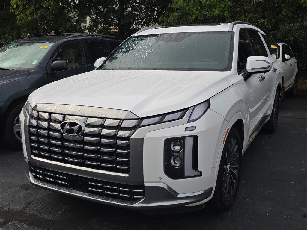 Used 2024 Hyundai Palisade Calligraphy FWD image 3