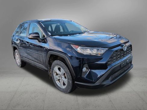 Used 2021 Toyota RAV4 XLE image 8