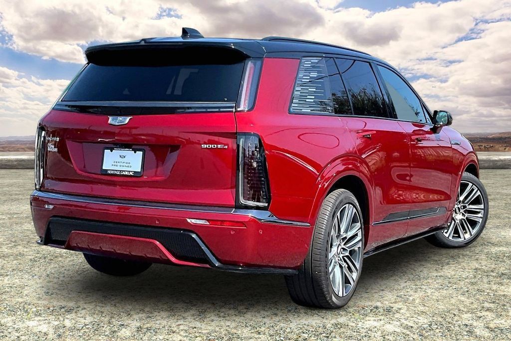 Certified 2026 Cadillac Vistiq Platinum w/ LPO, Floor Liner Package AWD/4WD image 5