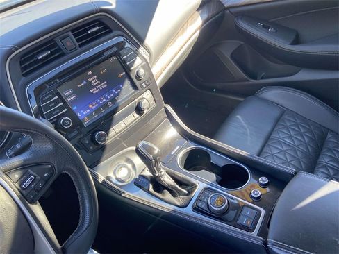 Used 2016 Nissan Maxima Platinum image 25