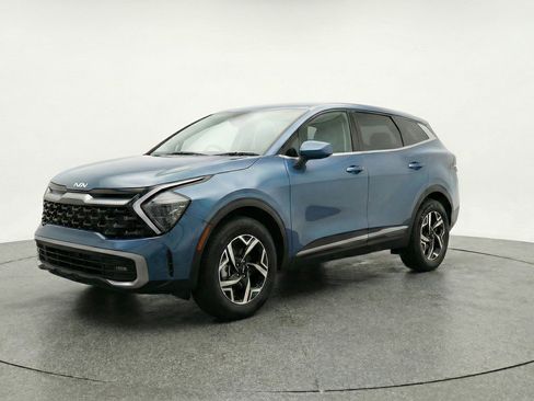 Used 2025 Kia Sportage LX FWD image 3