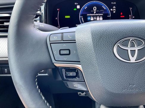 Used 2026 Toyota Camry SE w/ Convenience Package FWD image 18