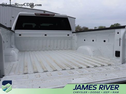 Used 2025 Chevrolet Silverado 2500 LT w/ Convenience Package image 15