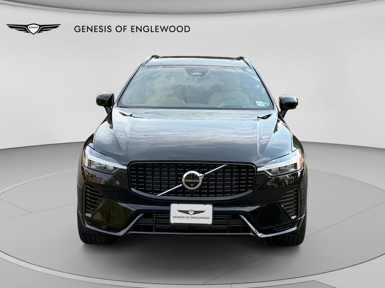 Used 2024 Volvo XC60 T8 Ultimate w/ Climate Package AWD/4WD image 2