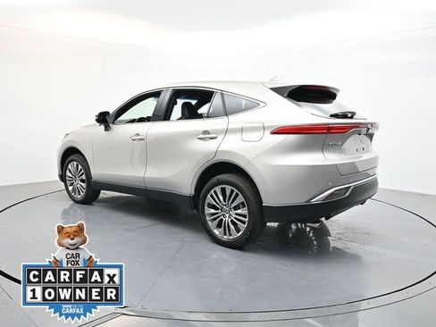 Used 2024 Toyota Venza Limited AWD/4WD image 9