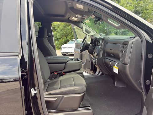 New 2026 Chevrolet Silverado 2500 Custom w/ Custom Blackout Package AWD/4WD image 15