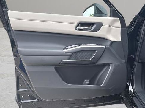 New 2026 Nissan Pathfinder SL AWD/4WD image 12