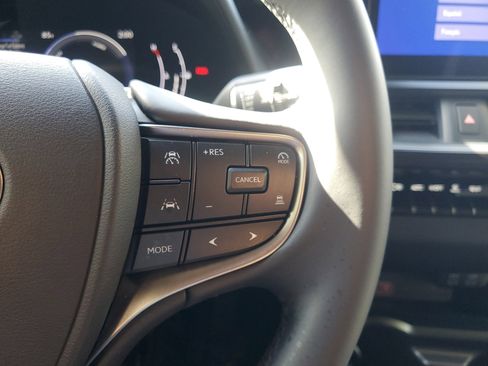 Used 2025 Lexus UX 300h FWD image 22