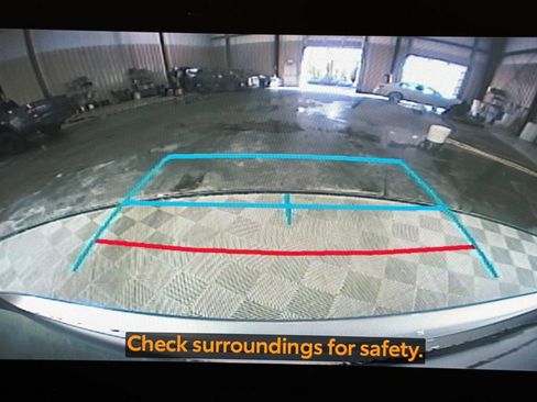 Used 2023 Toyota Highlander XLE image 31