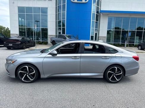 Used 2020 Honda Accord Sport image 2