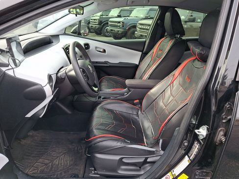 Used 2019 Toyota Prius LE image 14