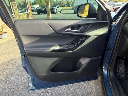 Used 2025 Chevrolet Equinox LT image 12