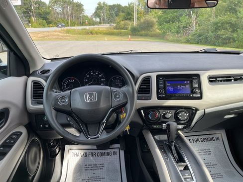 Used 2016 Honda HR-V LX image 8