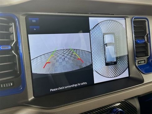 Used 2024 Ford Bronco Wildtrak image 14