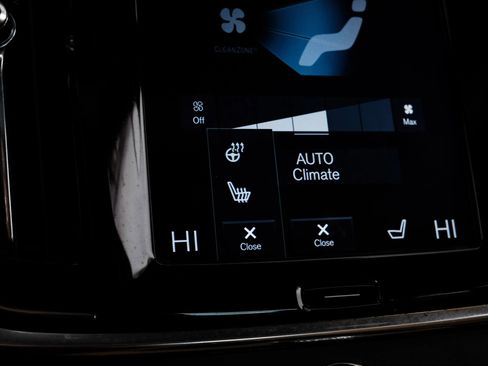 Used 2017 Volvo S90 T6 Momentum w/ Vision Package image 25