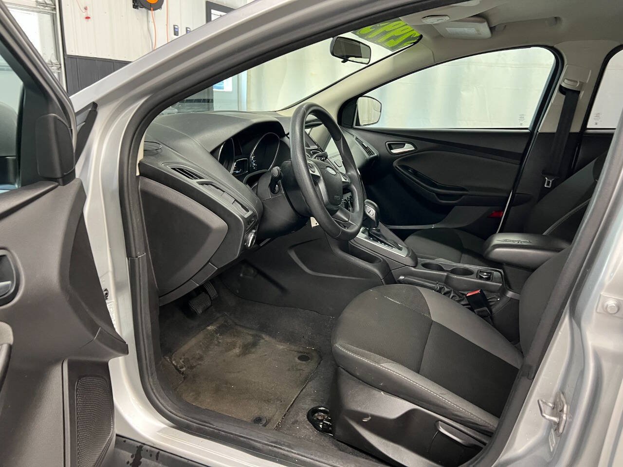 Used 2012 Ford Focus SE FWD image 7
