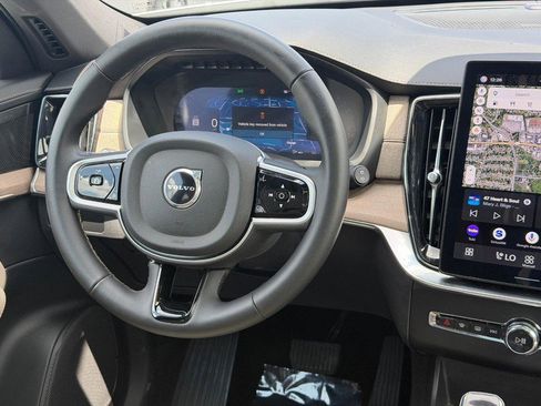 Certified 2025 Volvo XC90 B6 Plus AWD/4WD image 7