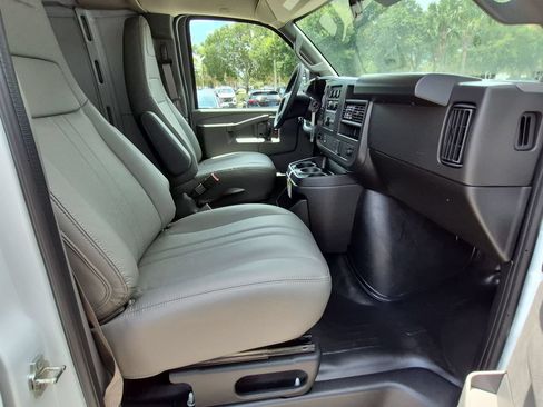 New 2026 Chevrolet Express 3500 RWD image 20