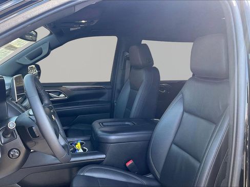 Used 2022 Chevrolet Suburban LT w/ Luxury Package image 24