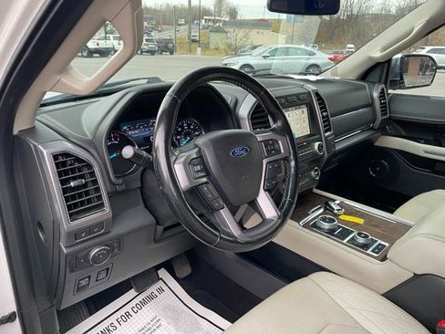 Used 2019 Ford Expedition Platinum image 16