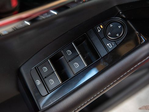 Used 2024 MAZDA CX-30 AWD 2.5 S w/ Preferred Package image 25