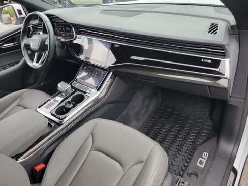 Used 2022 Audi Q8 Premium Plus w/ Premium Plus Package AWD/4WD image 17