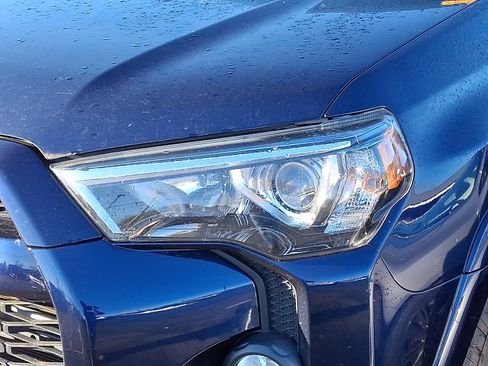 Used 2018 Toyota 4Runner SR5 image 6