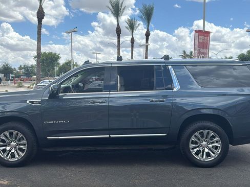 Used 2021 GMC Yukon XL Denali AWD/4WD image 5