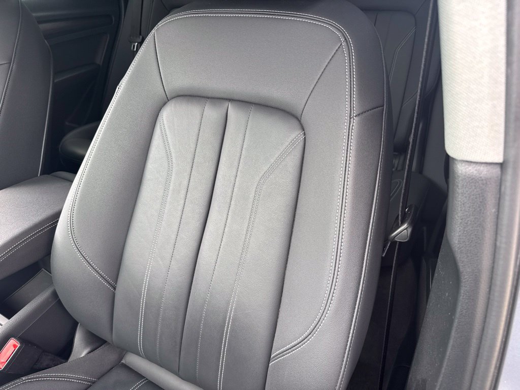 Used 2023 Audi Q5 2.0T Premium w/ Convenience Package AWD/4WD image 32