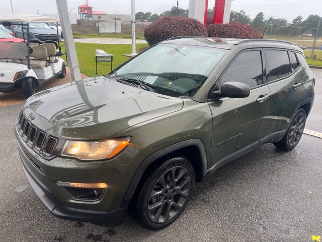 Used 2021 Jeep Compass Latitude FWD image 1