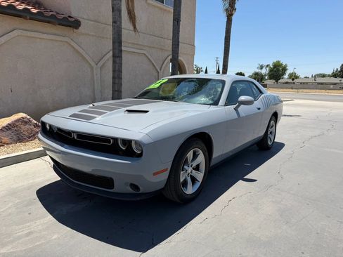 Used 2022 Dodge Challenger SXT RWD image 1