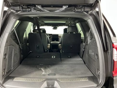 Used 2025 GMC Yukon Denali Ultimate AWD/4WD image 32