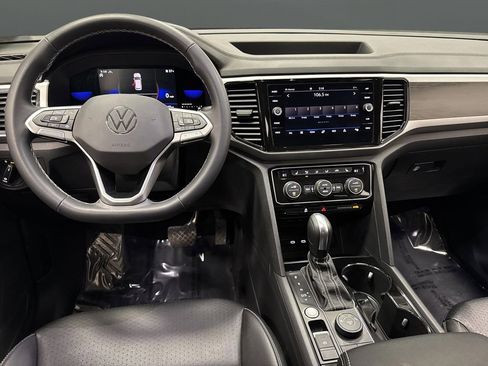 Used 2022 Volkswagen Atlas SE w/ Black Wheel Package image 5