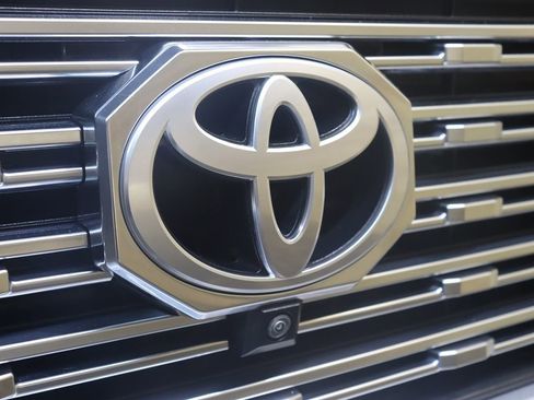 Used 2024 Toyota Tacoma Limited w/ Limited Package (LT) image 13