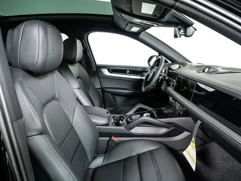 New 2026 Porsche Cayenne S image 25