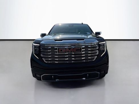 Used 2024 GMC Sierra 1500 Denali w/ Technology Package AWD/4WD image 2