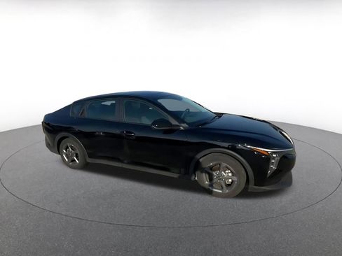 Used 2025 Kia K4 FWD image 2