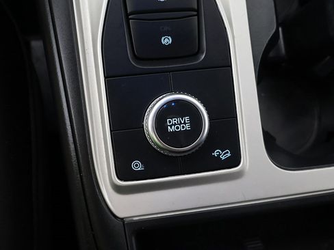 Used 2022 Ford Explorer XLT image 49