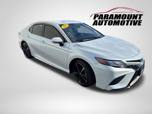 Used 2018 Toyota Camry XSE FWD image 3