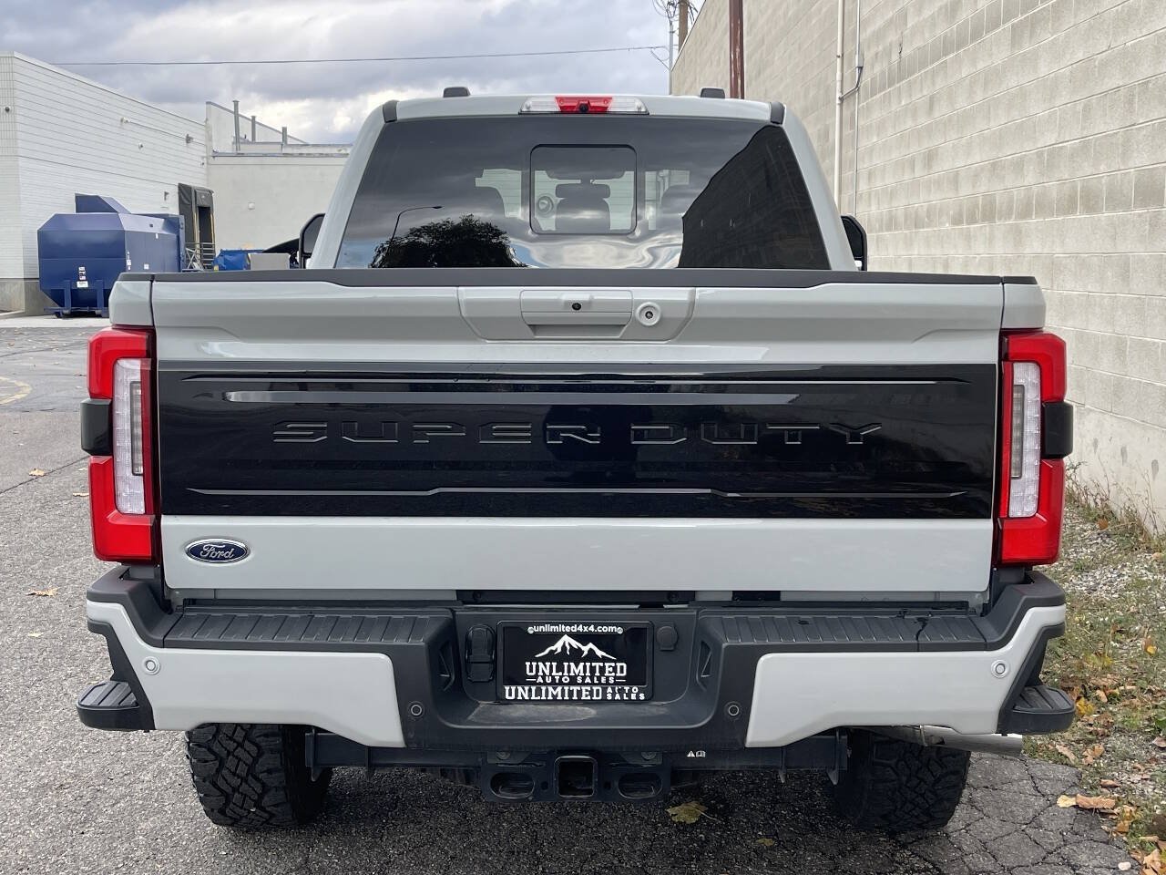 Used 2026 Ford F350 Platinum w/ Tremor Off-Road Package AWD/4WD image 6