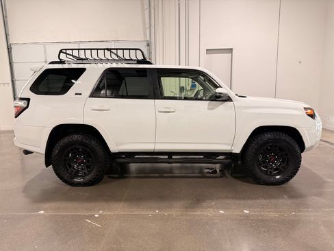 Used 2023 Toyota 4Runner SR5 Premium w/ Moonroof Package AWD/4WD image 4