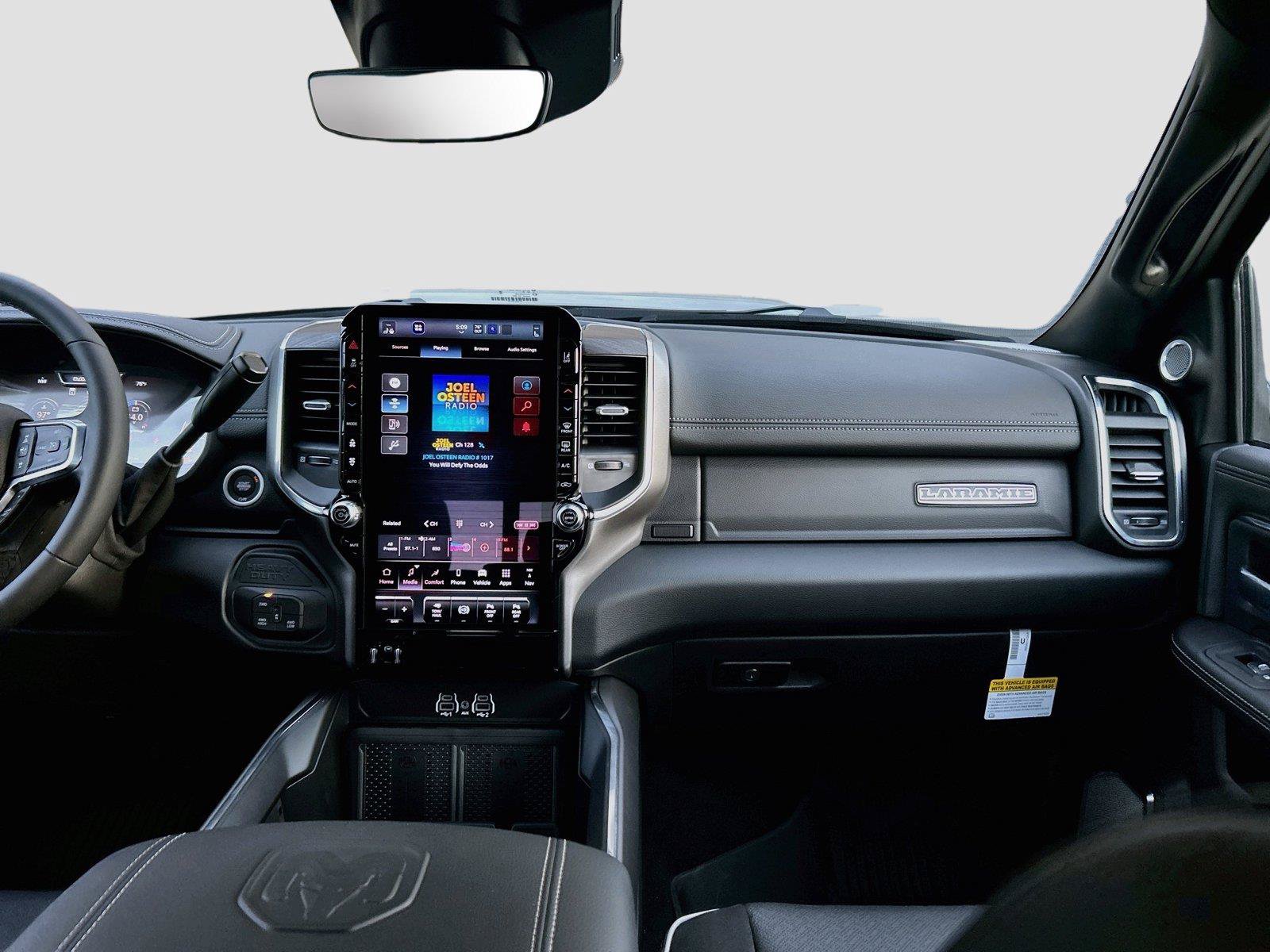 New 2027 RAM 2500 Laramie AWD/4WD image 18