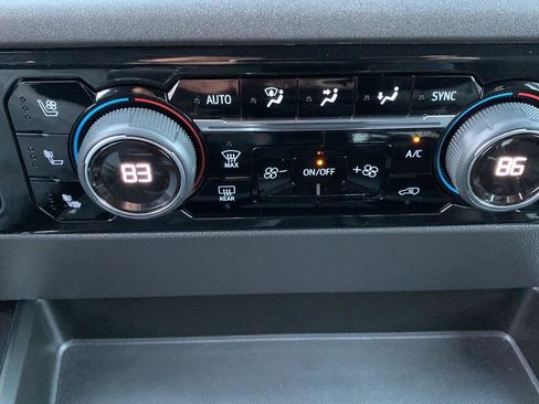 Used 2023 Chevrolet Silverado 1500 ZR2 w/ Technology Package image 18