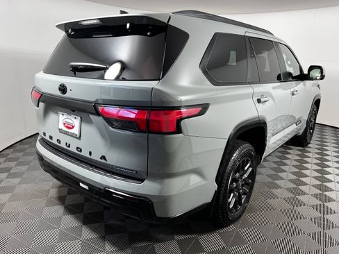 Used 2026 Toyota Sequoia Platinum AWD/4WD image 5