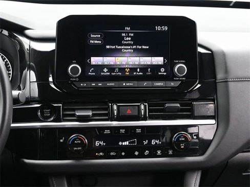 Used 2025 Nissan Pathfinder SV image 14