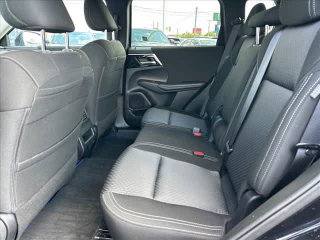 Used 2025 Mitsubishi Outlander ES AWD/4WD image 13
