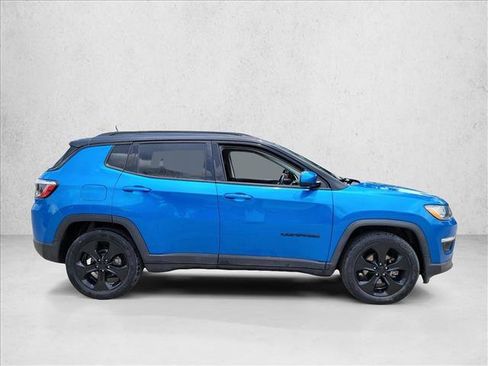 Used 2021 Jeep Compass Latitude FWD image 4