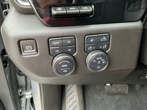 Used 2024 Chevrolet Silverado 2500 High Country w/ High Country Premium Package AWD/4WD image 23