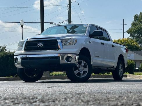 Used 2013 Toyota Tundra 4x4 CrewMax image 2
